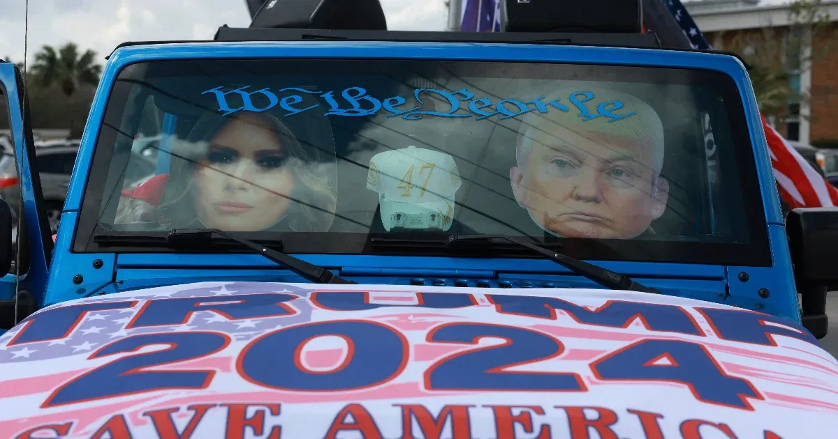 Donald Trumpnak Valentin-napon is csak AZ jár a fejében Donald Trumpnak Valentin-napon is csak AZ jár a fejében