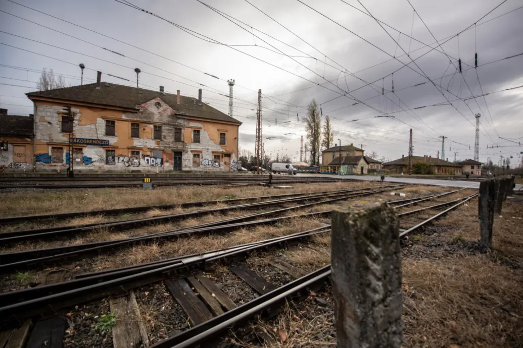 Indul a mini-Dubaj előkészítése, elkezdik kiüríteni Rákosrendező területét