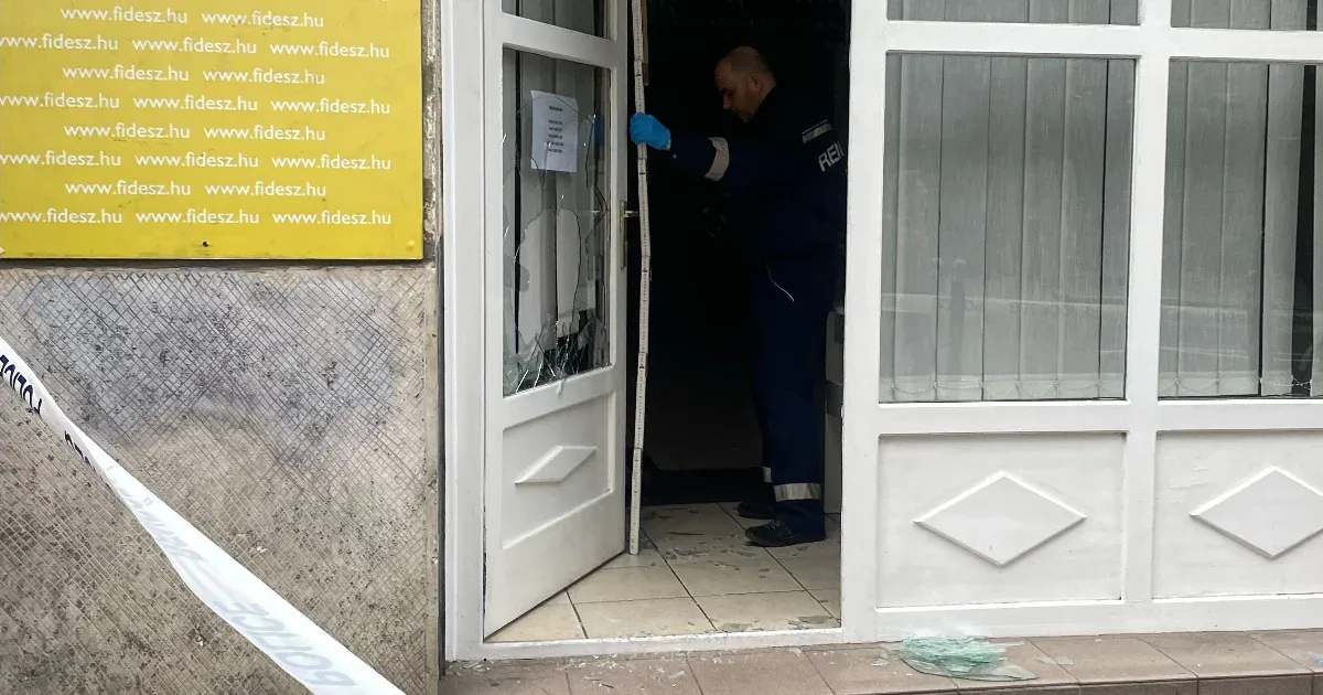 Megrongálták a Fidesz-KDNP józsefvárosi pártirodáját