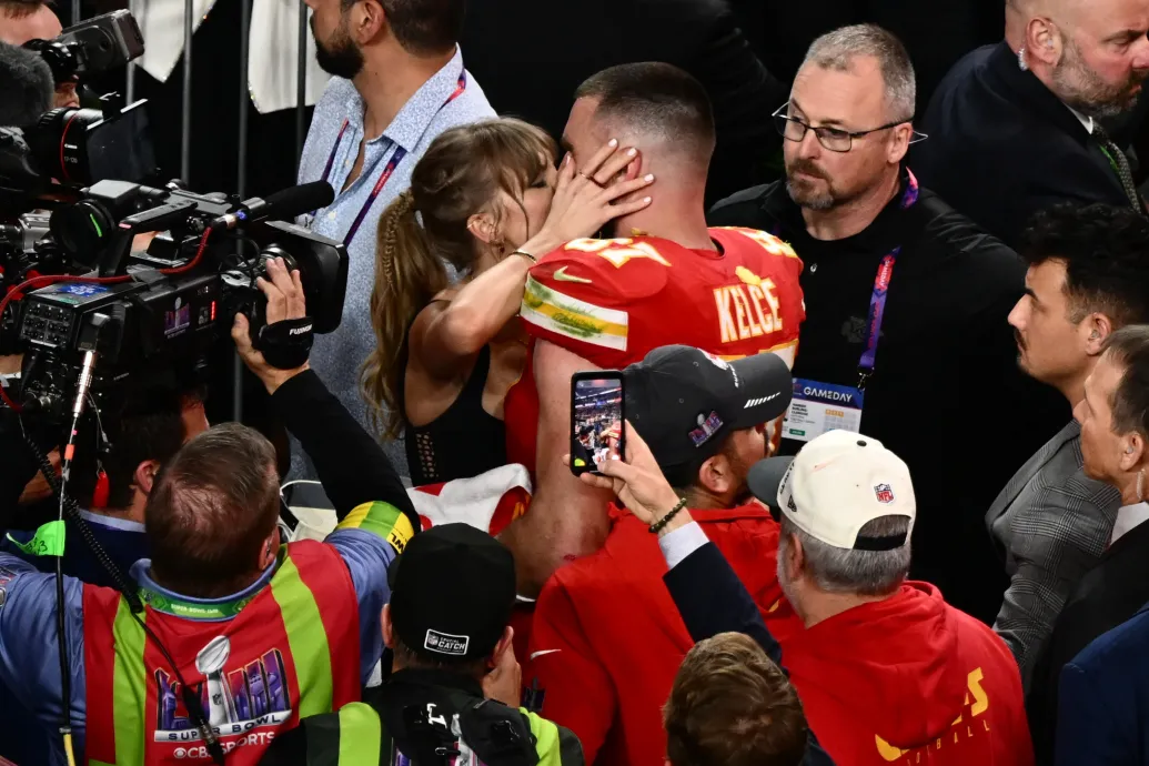 Minden harmadik republikánus szavazó elhiszi, hogy Taylor Swift egy Biden-párti pszichoösszeesküvés része