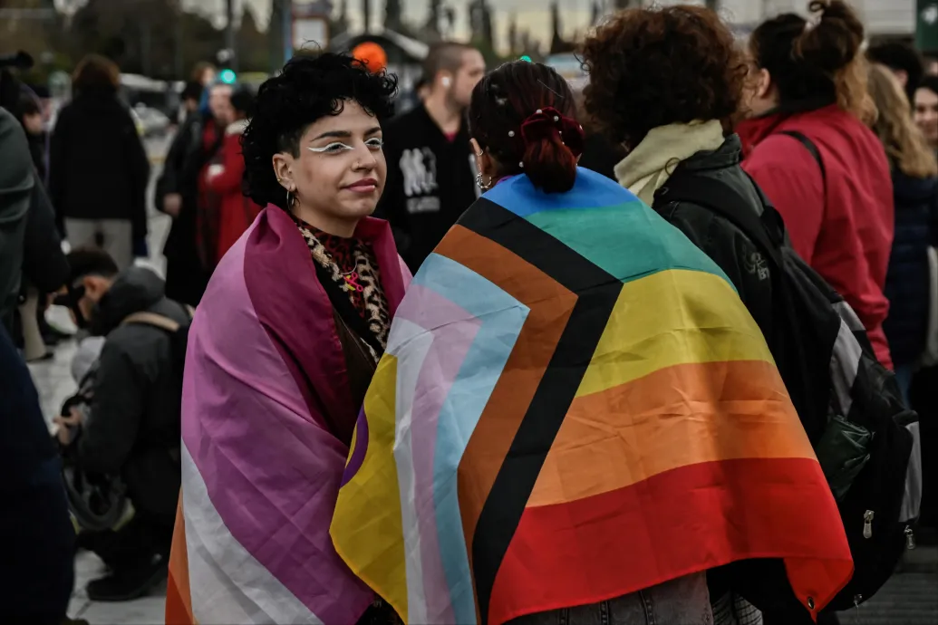 Görögország legalizálja a melegházasságot