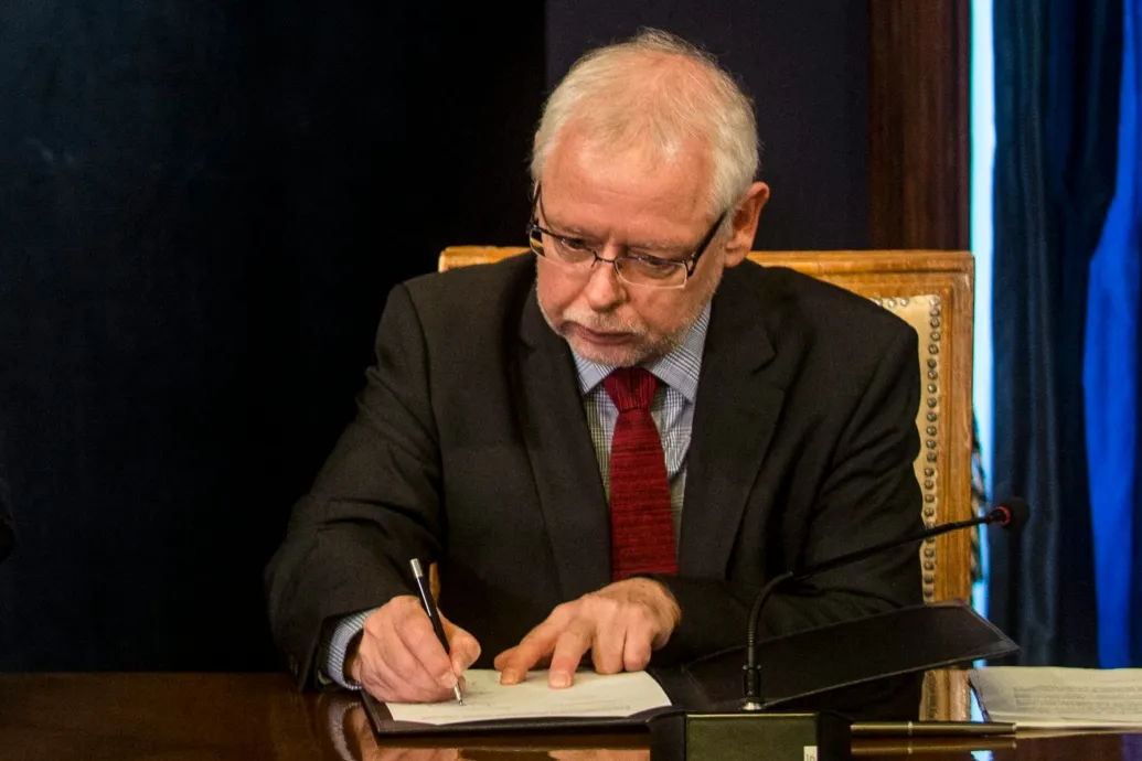 Bagdy Gábor az RTL-nek: Az ártatlanság vélelme alapján kezdeményeztem a pedofil igazgató kitüntetését