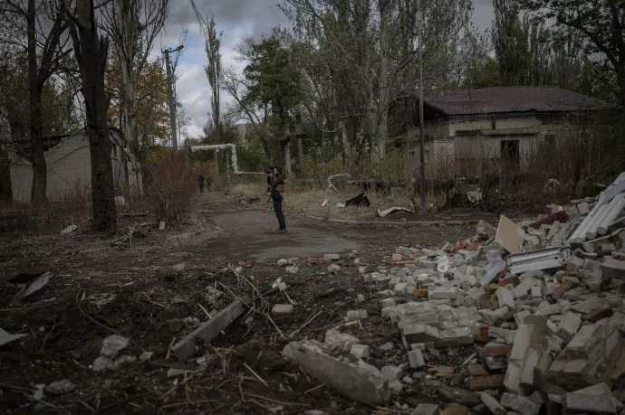 Az ukrán hadsereg feladja a körbekerített Avgyijivkát