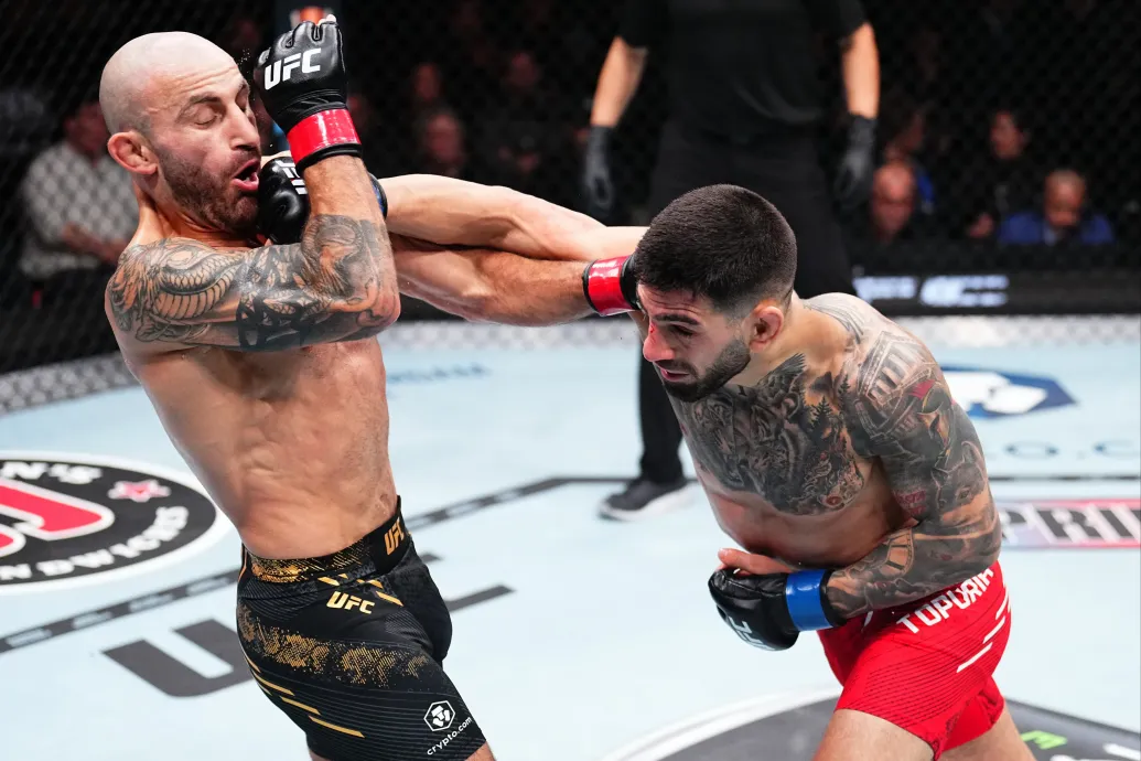 Brutális KO-val írt történelmet a UFC első spanyol bajnoka, a grúz daráló Zuckerberg elé cipelte áldozatát