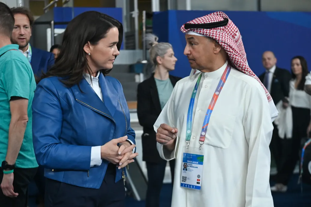 Korrupcióval vádolják vizes szövetség elnökét, aki egy oldal szerint már magyar útlevelet is kért