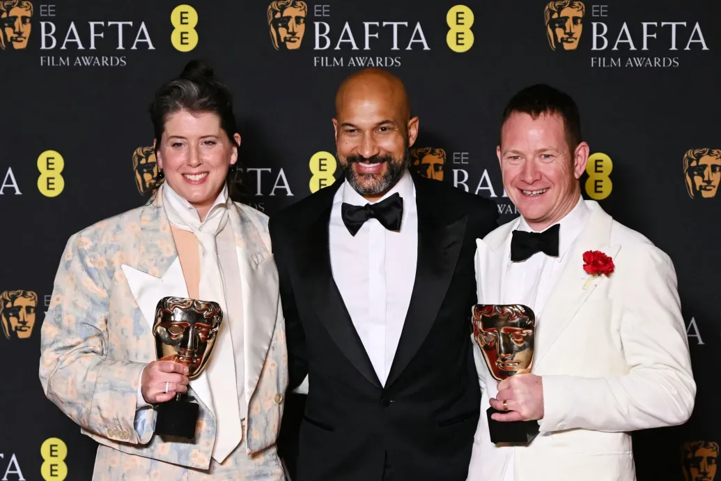 Megnyerte a brit filmakadémia díját a Szegény párák berendezője, Mihalek Zsuzsa