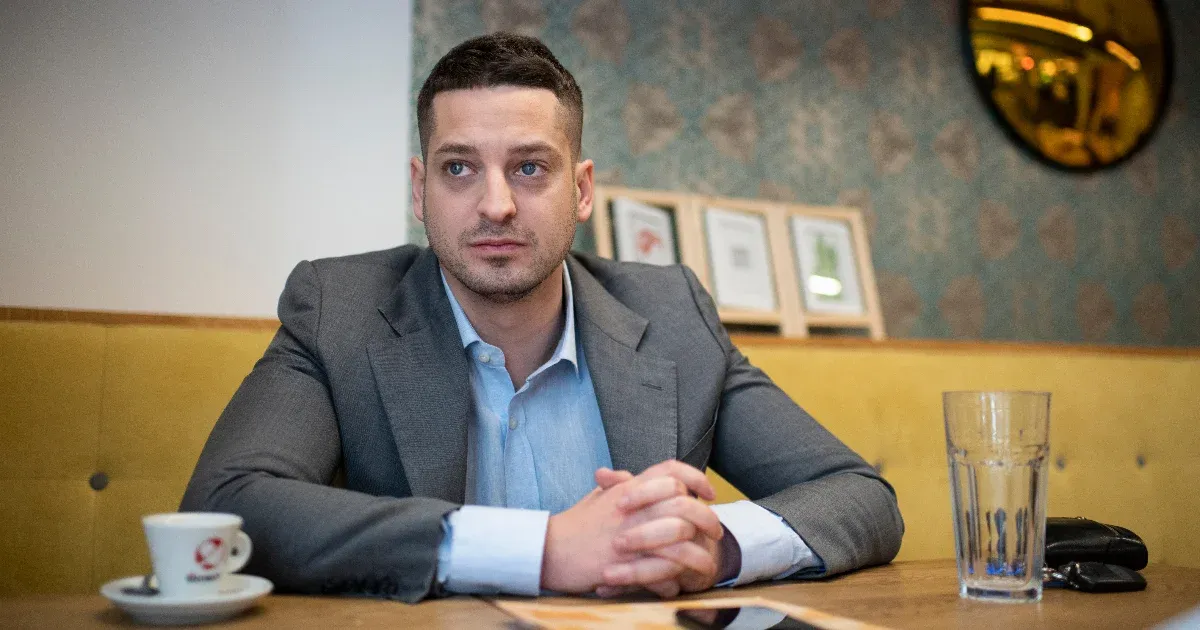 Itt az ideje, hogy eldöntsd, melyik oldalon állsz – üzeni Ungár Péternek a Párbeszéd friss társelnöke