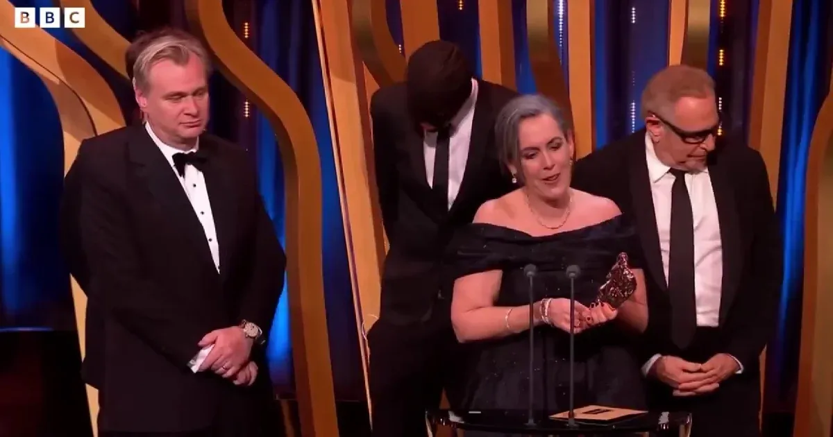 Felszökött a színpadra egy youtuber a BAFTA-gálán