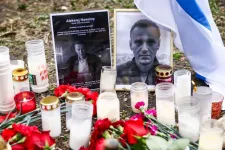 Az orosz elnöki szóvivő szerint nem feladatuk vizsgálni Navalnij halálát