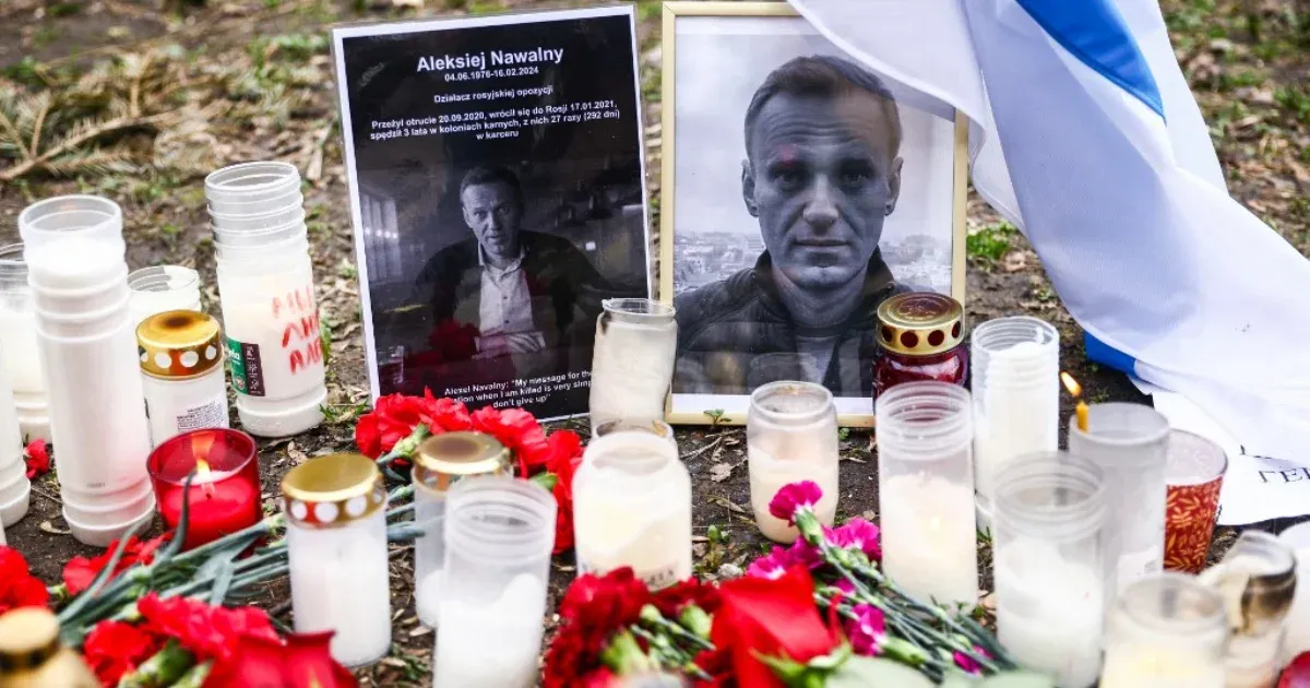 Az orosz elnöki szóvivő szerint nem feladatuk vizsgálni Navalnij halálát