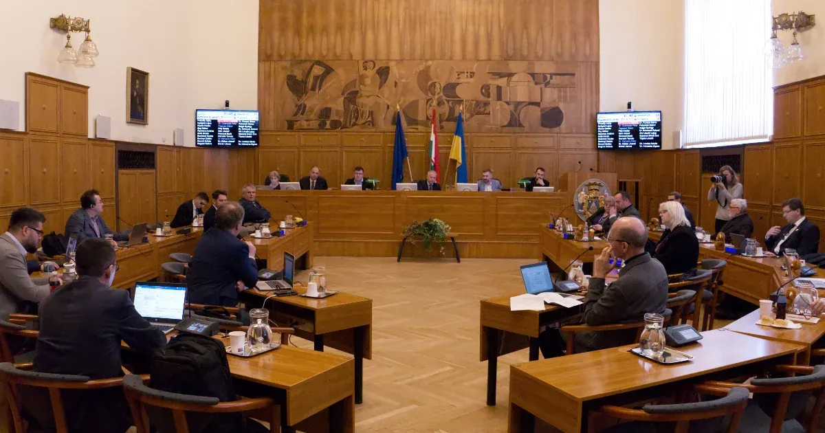 A kegyelmi ügy a pécsi közgyűlésben is kellemetlen perceket szerzett a Fidesznek A kegyelmi ügy a pécsi közgyűlésben is kellemetlen perceket szerzett a Fidesznek