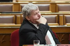 Az Integritás Hatóság feljelentést tett Süli János exminiszter családjának félmilliárdos „tehenészete” miatt