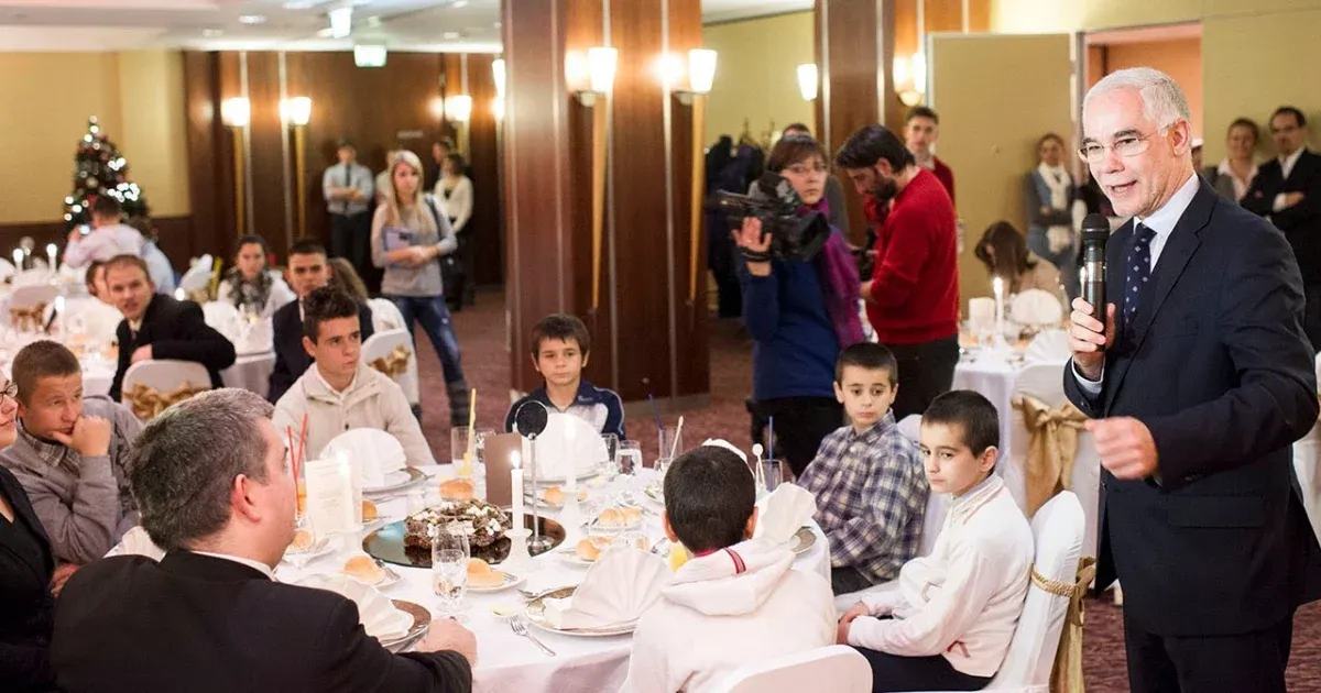 Amikor Balog Zoltán a Hiltonban mutatta meg egy csapat szegény gyereknek, hogy milyen a luxus