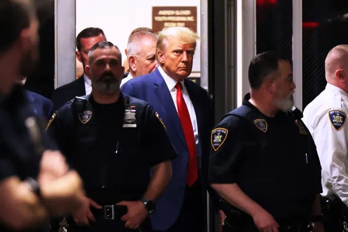 Donald Trump volt amerikai elnök érkezik a manhattani büntetőbíróságra 2023. április 4-én – Fotó: Michael M. Santiago / Getty Images