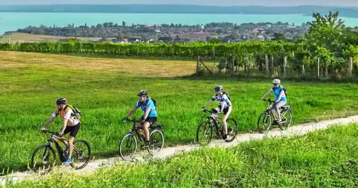 A duplájára hizlalták a bringás Balaton-kört