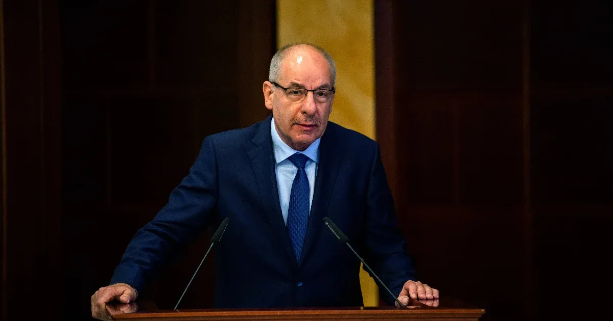 A jog alapvető értékeit szem előtt tartva tudom a köz javát szolgálni és a nemzet egységét kifejezni