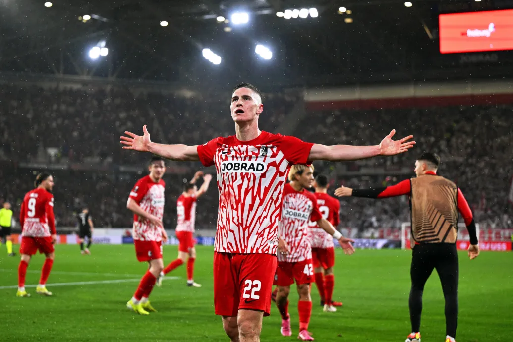 Sallai két góllal juttatta tovább az El-ben a Freiburgot