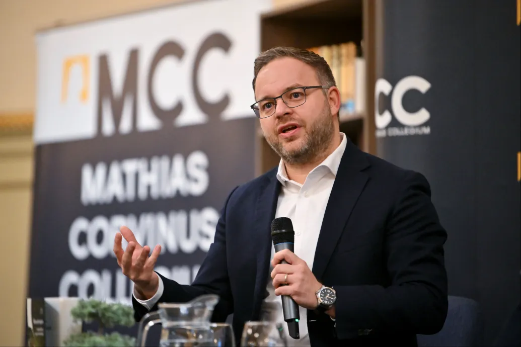 Orbán Balázs retusált egy X-en megosztott cikket, miután rájött, hogy az pont az ellenkezőjét mondja, mint a kormány