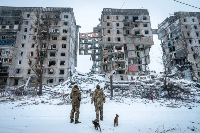 Két év háború, három porig rombolt város