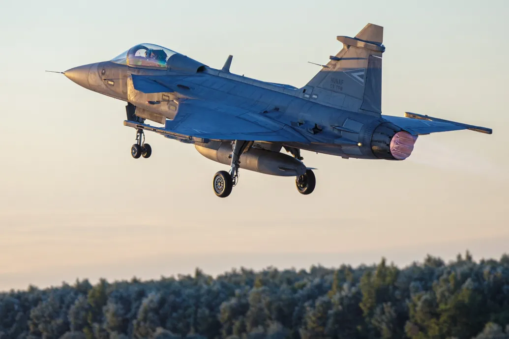 Újdonságként tálalja a kormány a svéd gripenek érkezését, pedig már több mint egy éve tervben van, hogy idén jönnek