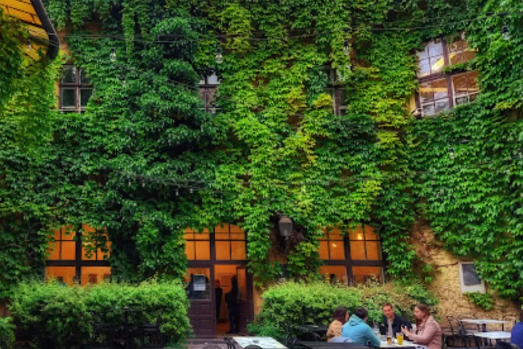 Kipaterolják az építész szervezeteket a nekik 70 éve otthont adó ikonikus belvárosi palotából