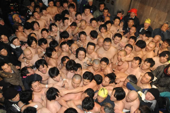 Megszűnik Japán egyik ezer évnél is idősebb meztelenember-fesztiválja, mert már nincs elég meztelen ember