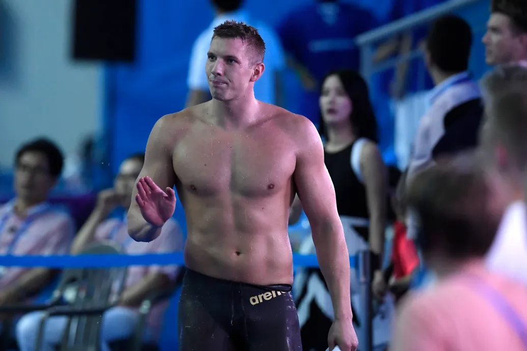 Kozma Dominik ma már földmunkagépekkel dolgozik, lyukat fúr, ás