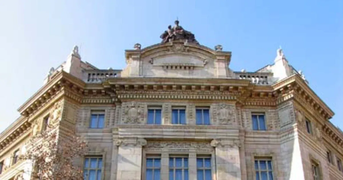 Budapesten 12, vidéken 11 százalékkal nőtt tavaly az autók kötelező felelősségbiztosítási díja Budapesten 12, vidéken 11 százalékkal nőtt tavaly az autók kötelező felelősségbiztosítási díja