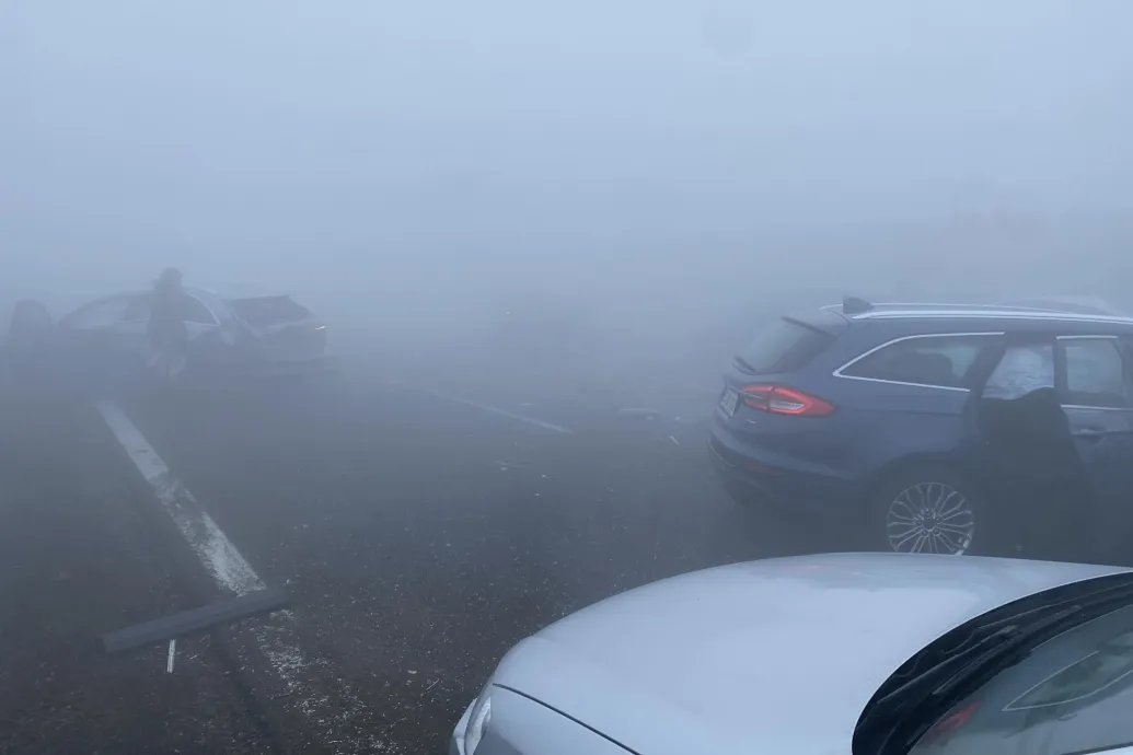 „Hosszú perceken keresztül csak a becsapódások zaja hallatszott” – sofőrök a vasárnapi tömegbalesetről