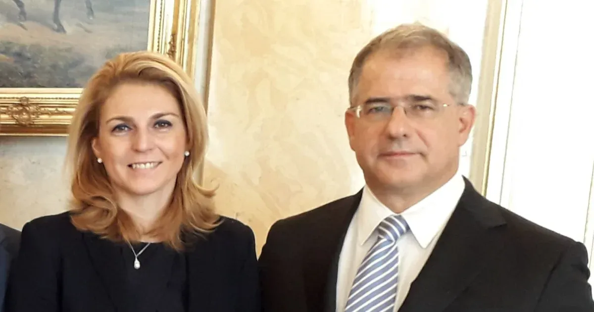 Juli megfenyegette, nem mondhatja el senkinek, hogy véraláfutásos lett a háta