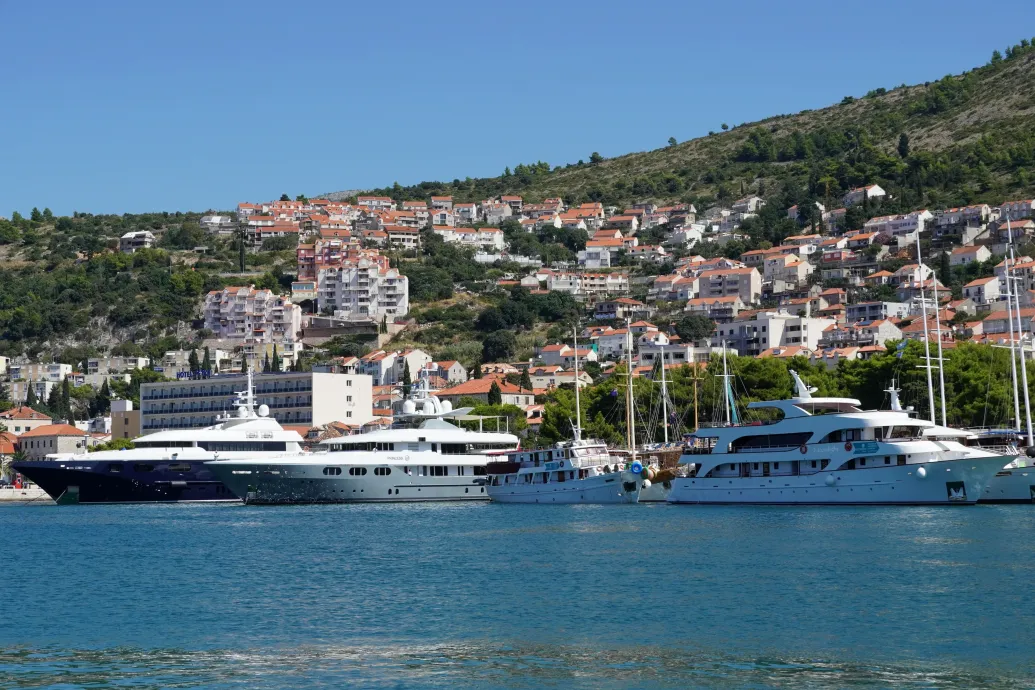 Súlyos milliárdoktól esik el a magyar felső tízezer, mert túl óvatos