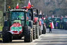 Lengyel gazdák zártak le egy lengyel–szlovák határátkelőt