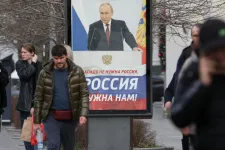 Súlyos százmilliárdokat éget el Putyin rendszere propagandára, az elnökválasztásra és az Ukrajnától elmart régiókra
