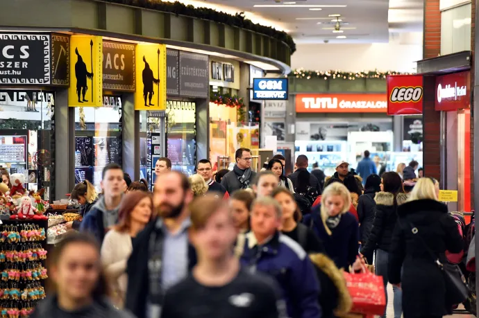 Tizenkét százalékkal többen igényeltek személyi kölcsönt tavaly, mint 2022-ben