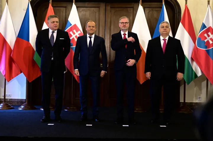 Orbán a V4-en: Magyarország legfontosabb nemzetbiztonsági kérdése, hogy ne legyen közös határa Oroszországgal