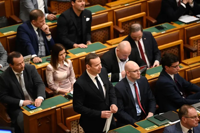 Toroczkai László a parlamentben 2024. február 26-án – Fotó: Bődey János / Telex