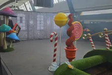 Még a rendőröket is kihívták a világ legkiábrándítóbb Wonka-kiállítására