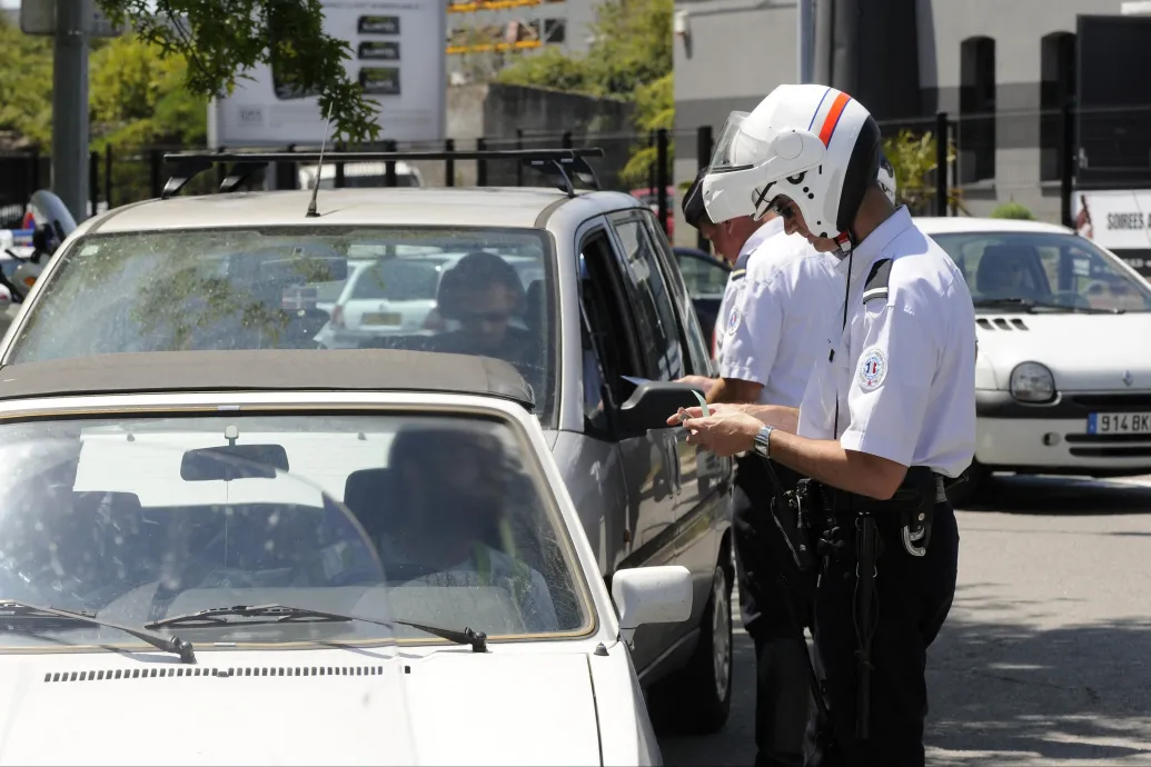 Ritkábbá tehetik az idősek orvosi vizsgálatát a jogosítványokhoz egy uniós tervezet miatt