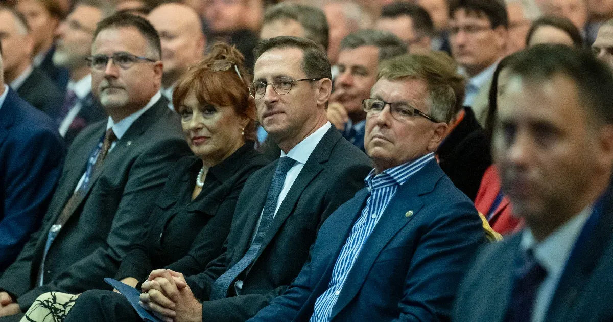 A kormány saját embereivel ellenőriztetné az MNB-t és annak alapítványait A kormány saját embereivel ellenőriztetné az MNB-t és annak alapítványait