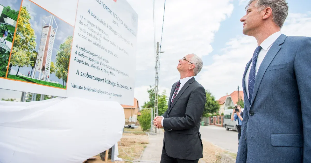 Fideszes képviselők is támogatják, hogy lekerüljön Balog Zoltán neve és idézete a XVI. kerületi szoborról