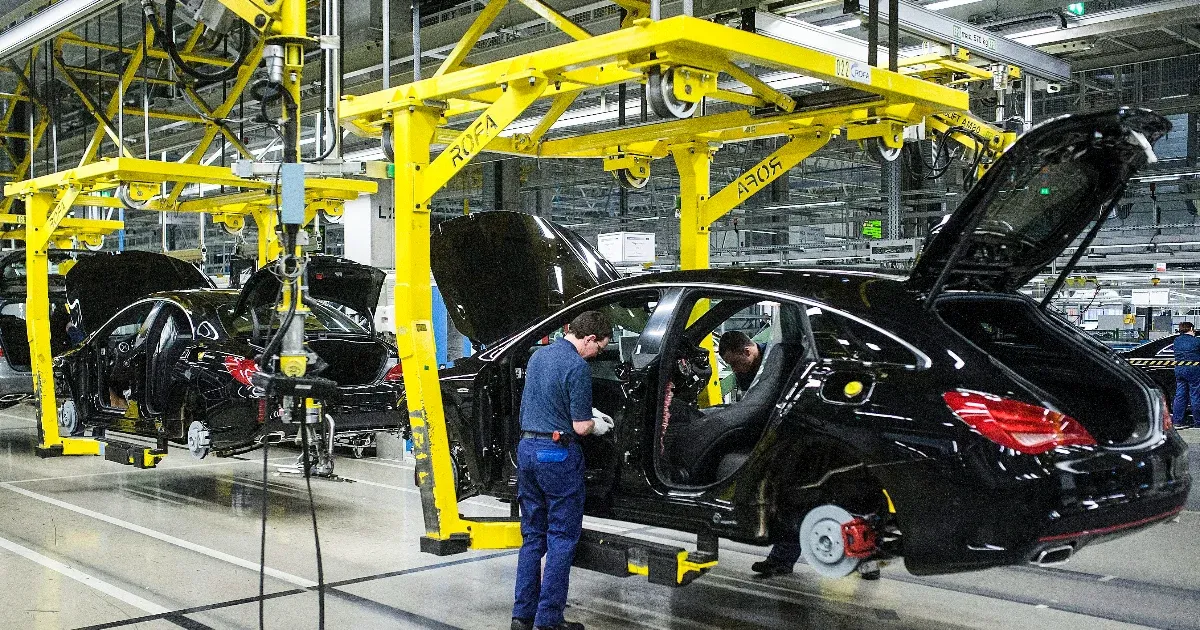 Jó évet zárt a Mercedes, adnak bruttó egymilliót minden kecskeméti munkásuknak Jó évet zárt a Mercedes, adnak bruttó egymilliót minden kecskeméti munkásuknak