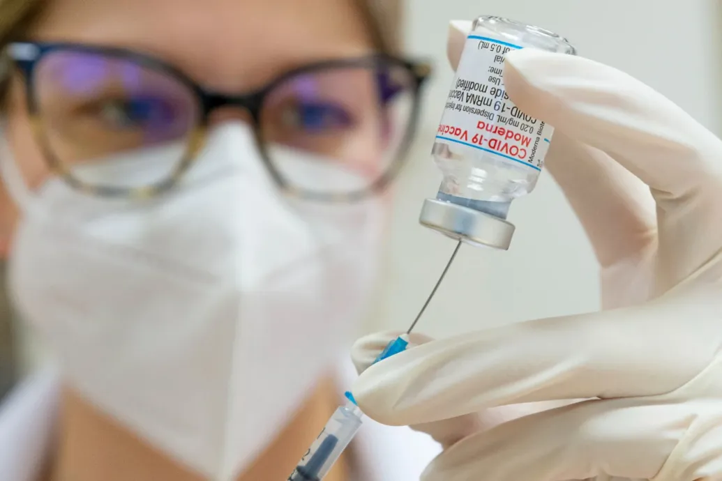 A Covid okozhatta 2023 utolsó heteinek 12 százalékos halálozási többletét a magyar 65 évesnél idősebbeknél