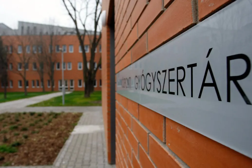 Egyetlen cégre bízná a kórházi gyógyszerbeszerzéseket a kormány