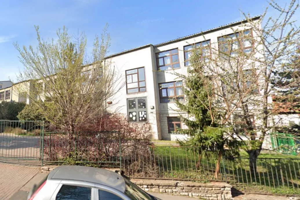 A Gábor Dénes Egyetem venne át egy állami iskolát a XII. kerületben, a szülők megijedtek