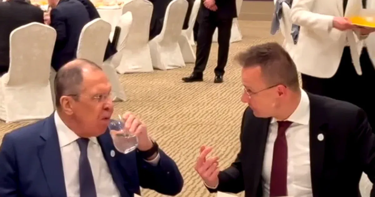 Szijjártó éppen Navalnij temetése napján posztolt kedélyesen cseverészős videót Szergej Lavrovval Szijjártó éppen Navalnij temetése napján posztolt kedélyesen cseverészős videót Szergej Lavrovval