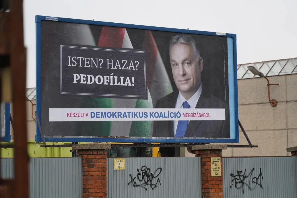 „Isten? Haza? Pedofília!” címmel indít plakátkampányt a DK