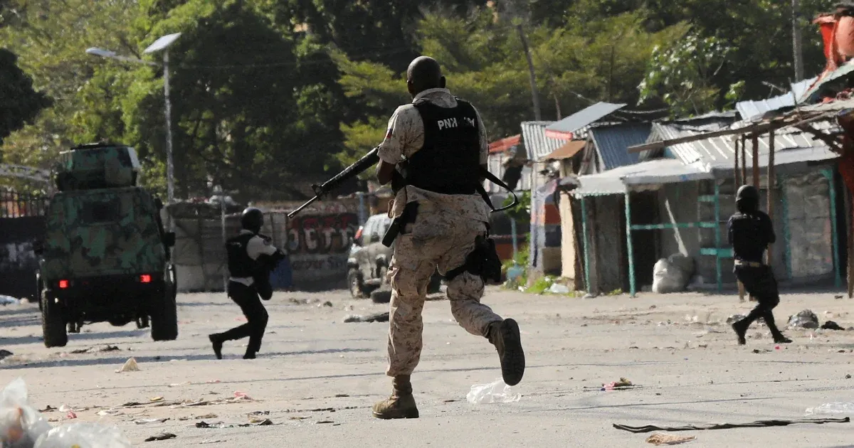 Több száz rab tört ki a börtönből, dúl az erőszak Haiti fővárosában