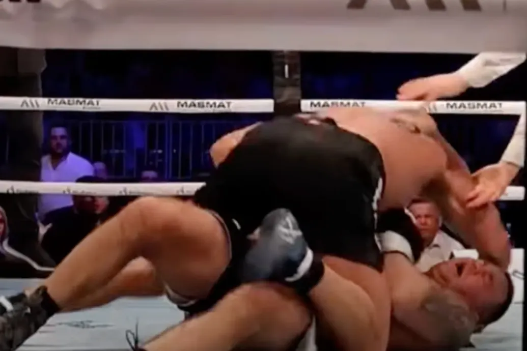Földre vitte, úgy gyepálta egy bokszmeccsen ellenfelét a ketrecharcos