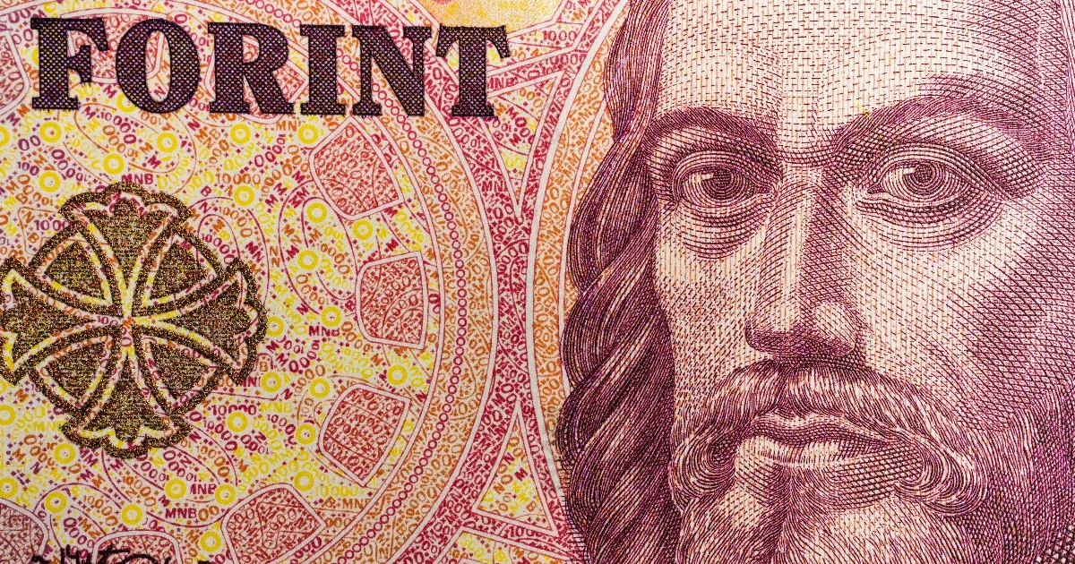396 fölött járt az euró, egyéves mélyponton a forint