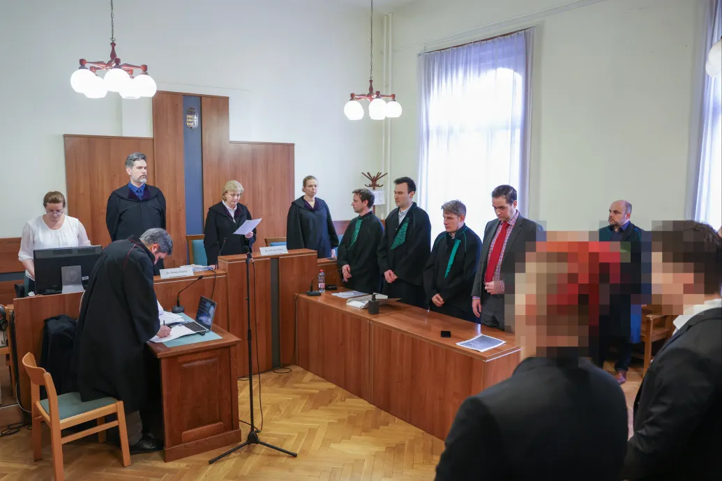 Többen is súlyosabb ítéletet kaptak a Gellért-hegyi gázpisztolyos tinirablók közül